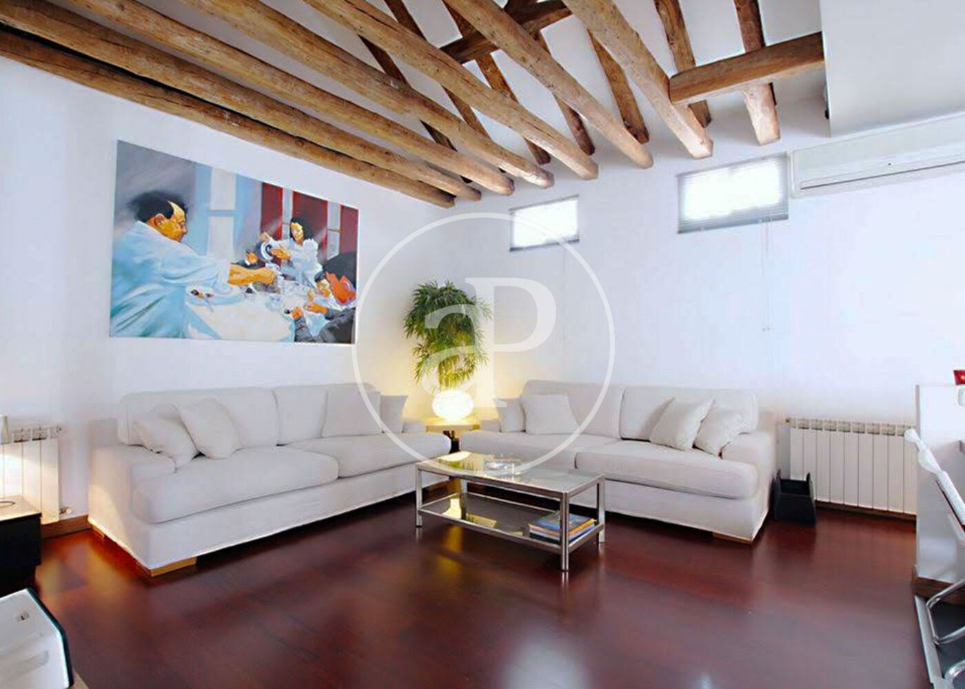 Sala d'estar de Àtic de lloguer en  Madrid Capital amb Calefacció i Moblat