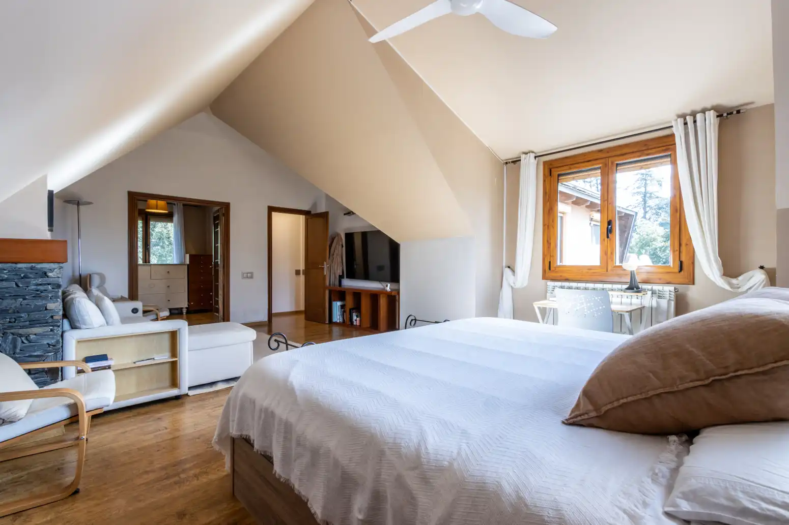 Dormitori de Casa o xalet en venda en Matadepera amb Calefacció, Parquet i Terrassa