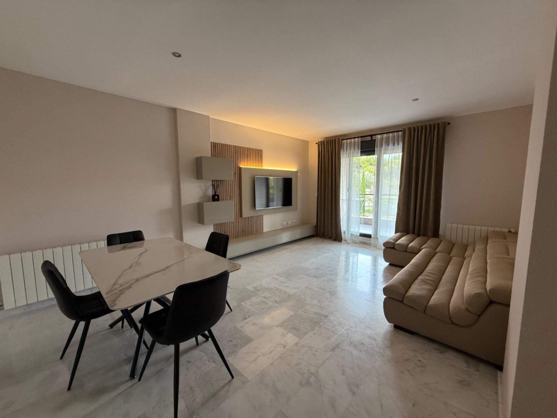 Sala d'estar de Apartament de lloguer en Alicante / Alacant amb Aire condicionat, Alarma i Piscina comunitària