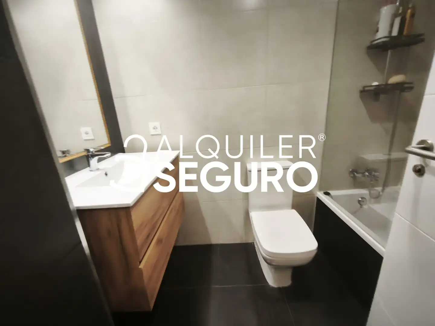 Bathroom of Flat for rent in Zaragoza  with Air Conditioner, Heating and Terrace