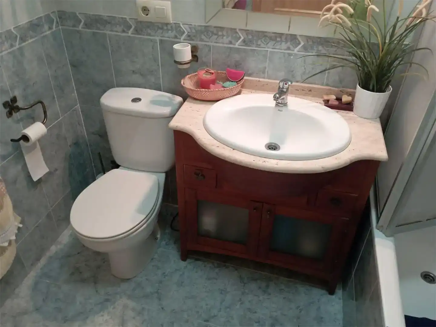 Baño de Casa adosada en venta en Taberno con Aire acondicionado, Parquet y Amueblado