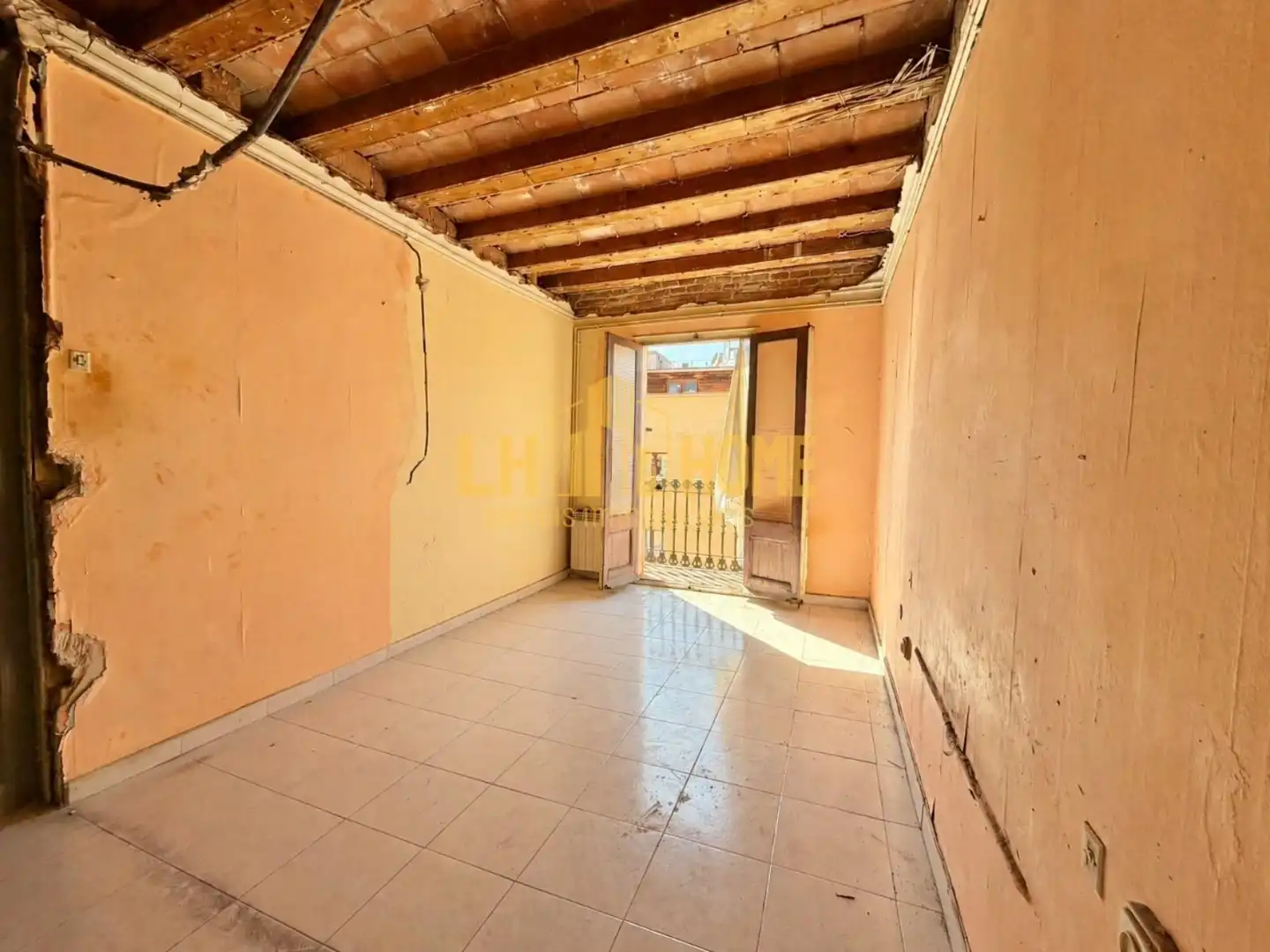 Flat for sale in Barcelona  with Balcony