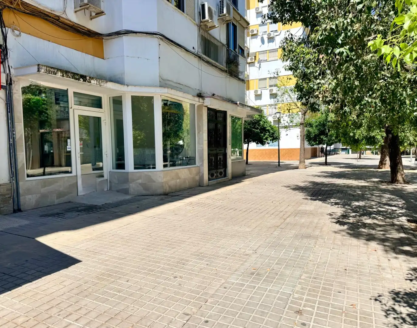Exterior view of Commercial properties for sale in Sevilla  with Air Conditioner