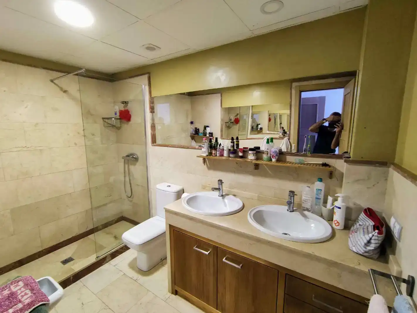 Badezimmer von Wohnung zur Miete in Los Barrios mit Schwimmbad und Balkon