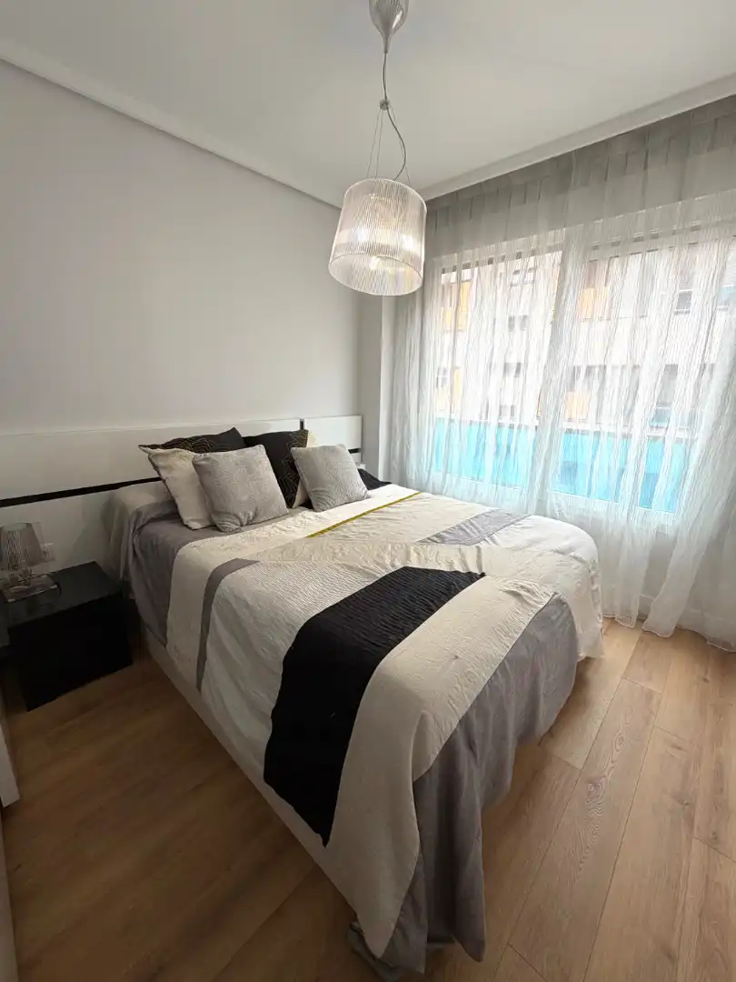 Habitación de Piso en venta en Barakaldo  con Trastero, Amueblado y Balcón