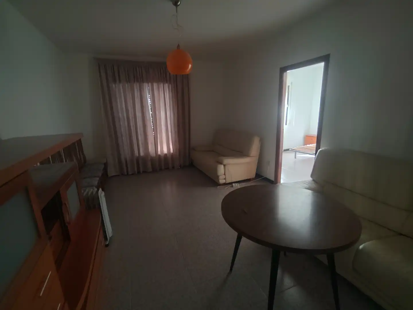 Sala d'estar de Pis en venda en Baza amb Calefacció i Moblat