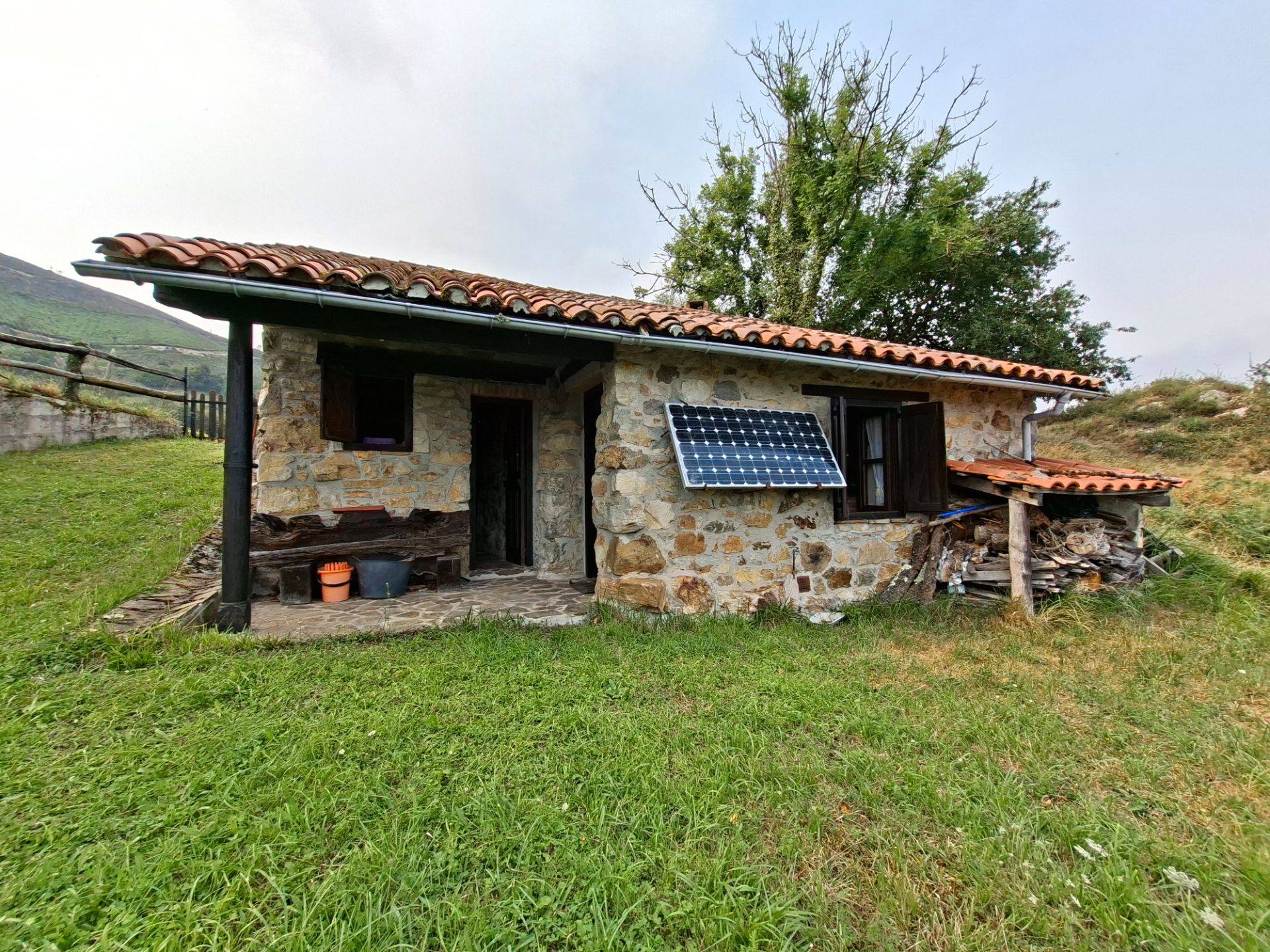 Außenansicht von Country house zum verkauf in Piloña mit Heizung und Möbliert