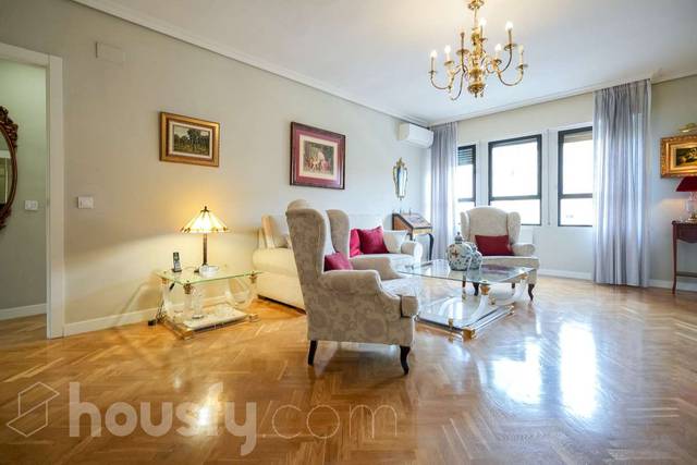 Piso en Venta en Ronda de Segovia, . en Imperial