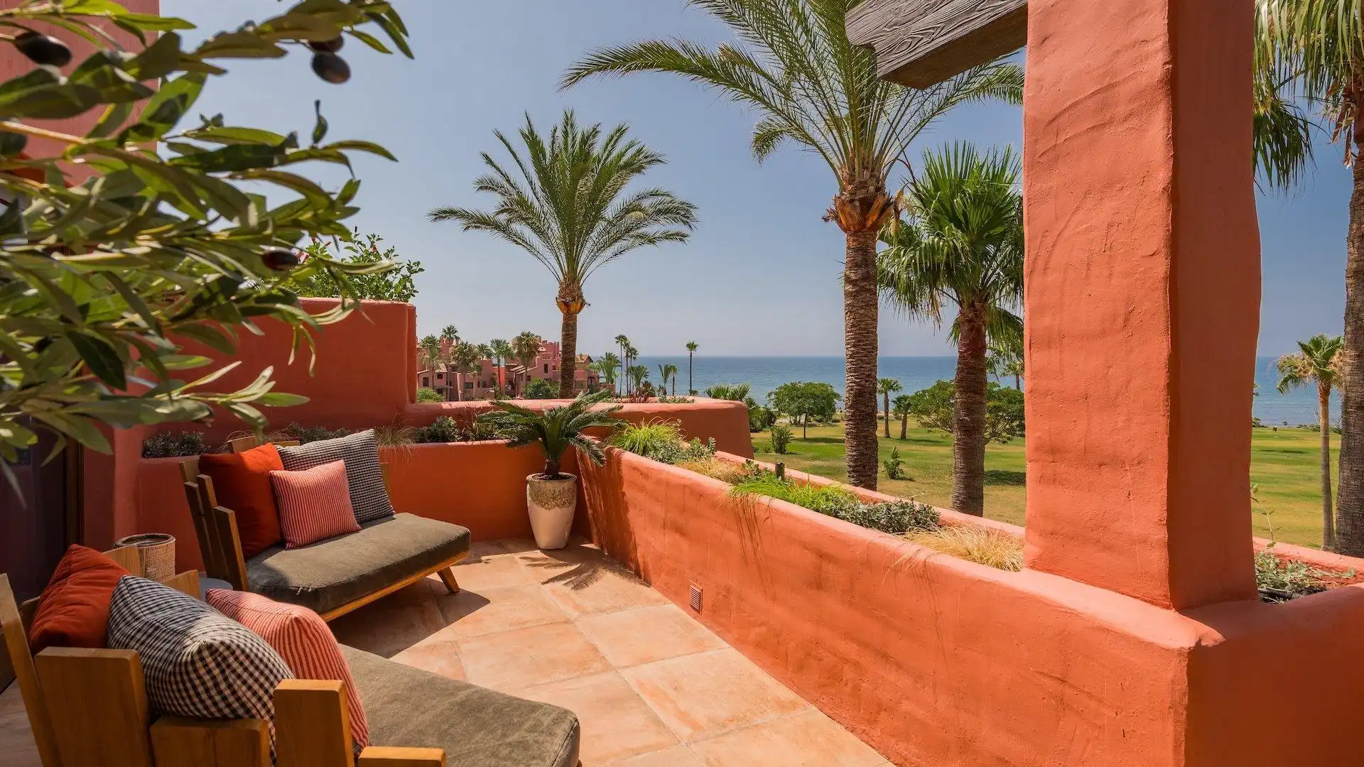 Penthouse with pool for sale in Selwo, imagen 3