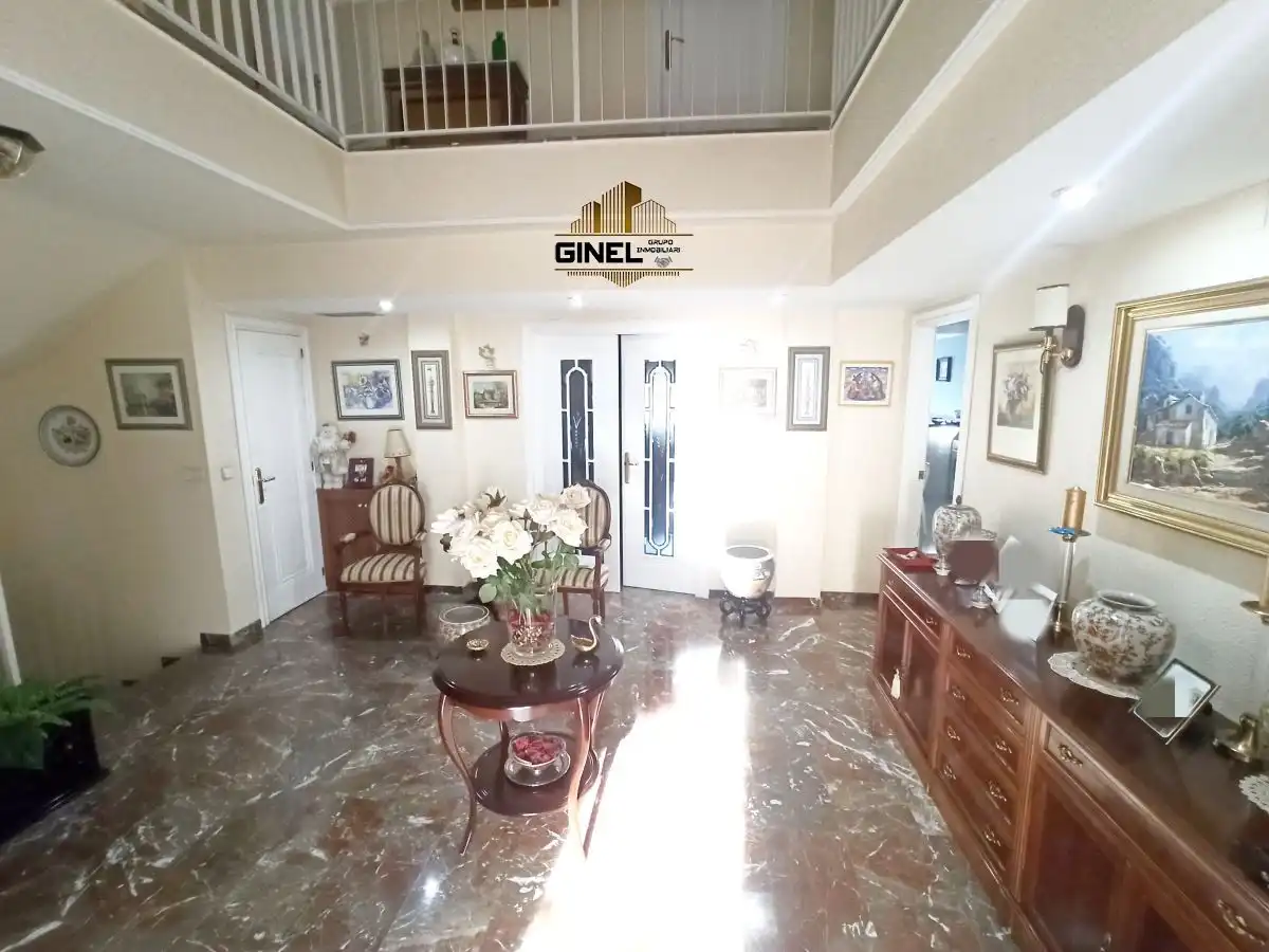 Casa o xalet en venda en Jaén amb Aire condicionat, Calefacció i Terrassa