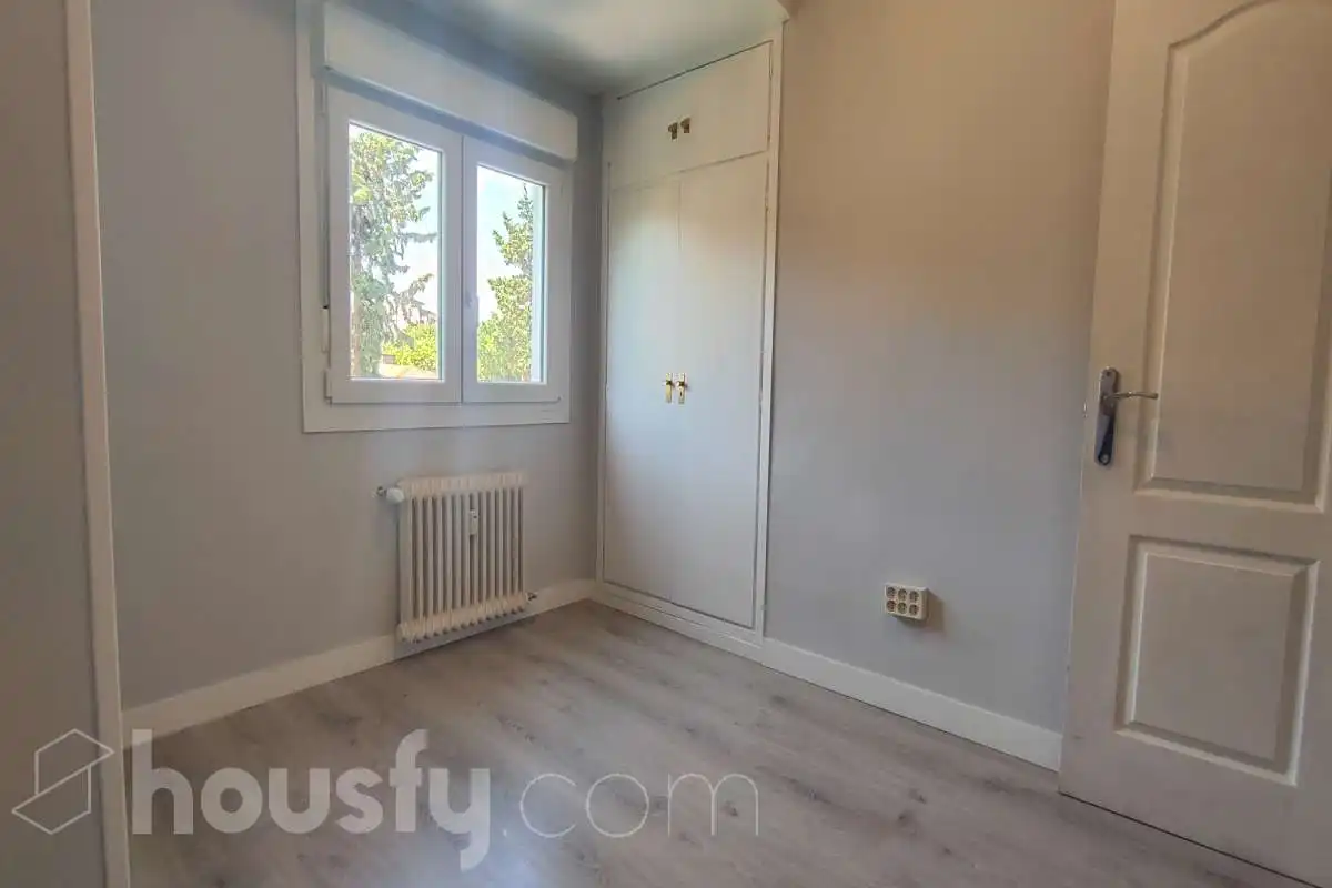 Bedroom of Flat for rent in Madrid  with Air Conditioner, Heating and Parquet flooring