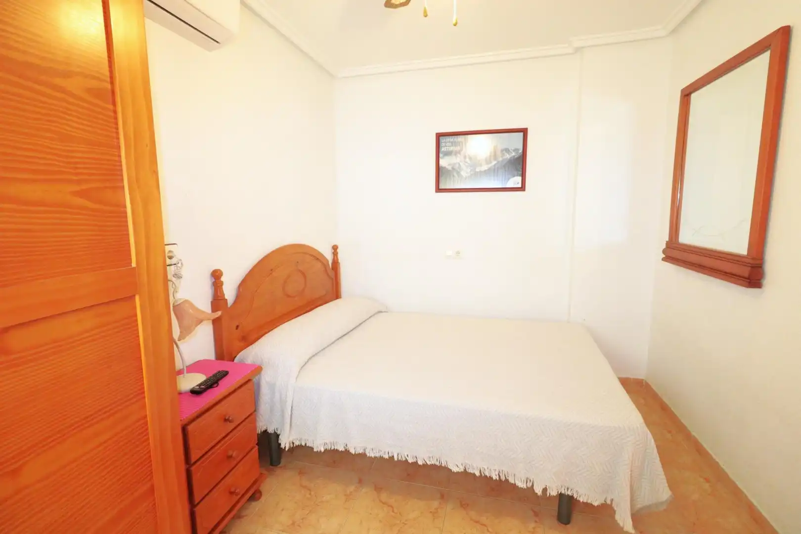 Dormitori de Casa o xalet en venda en Torrevieja amb Aire condicionat, Jardí privat i Terrassa