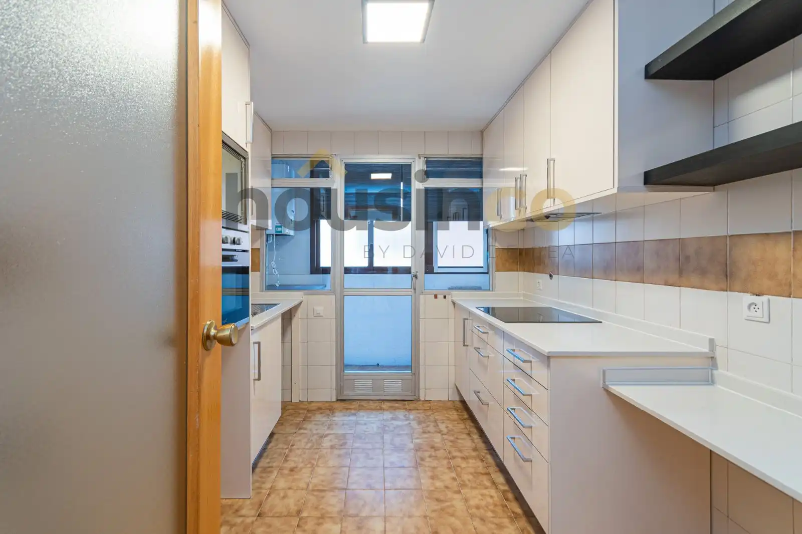 Kitchen of Flat for rent in Madrid  with Air Conditioner, Heating and Storage room