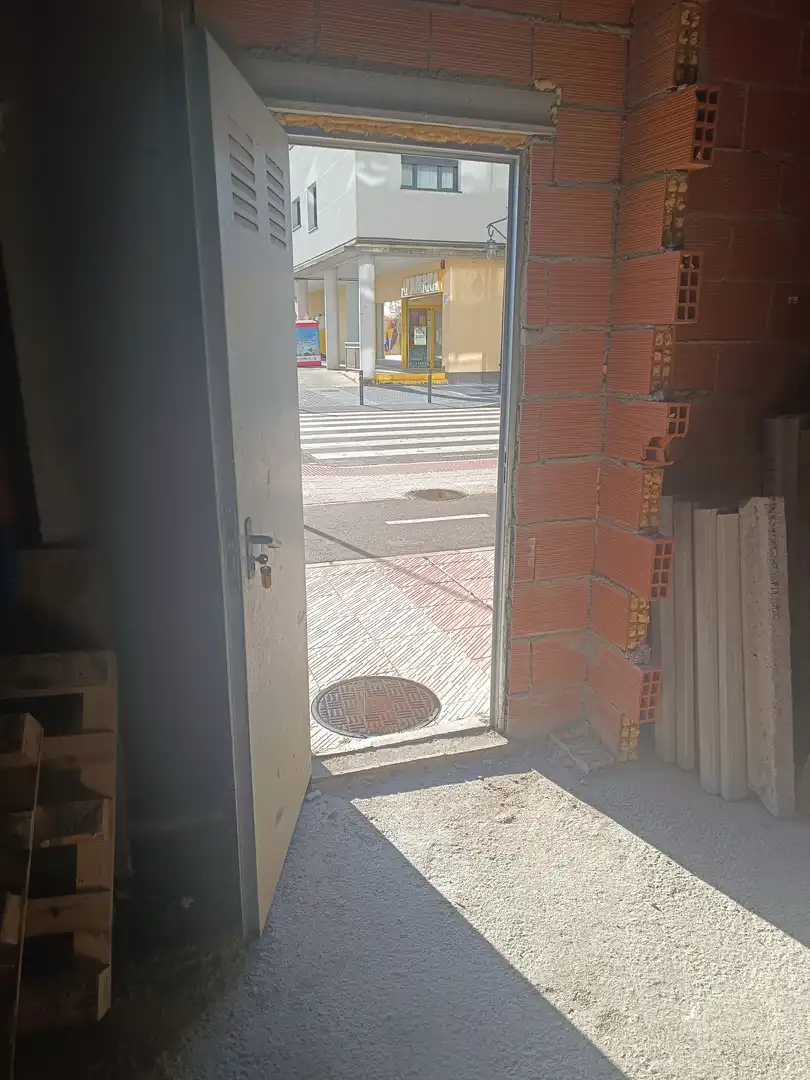 Business premises for sale in Calle de Antonio Machado 43, imagen 2