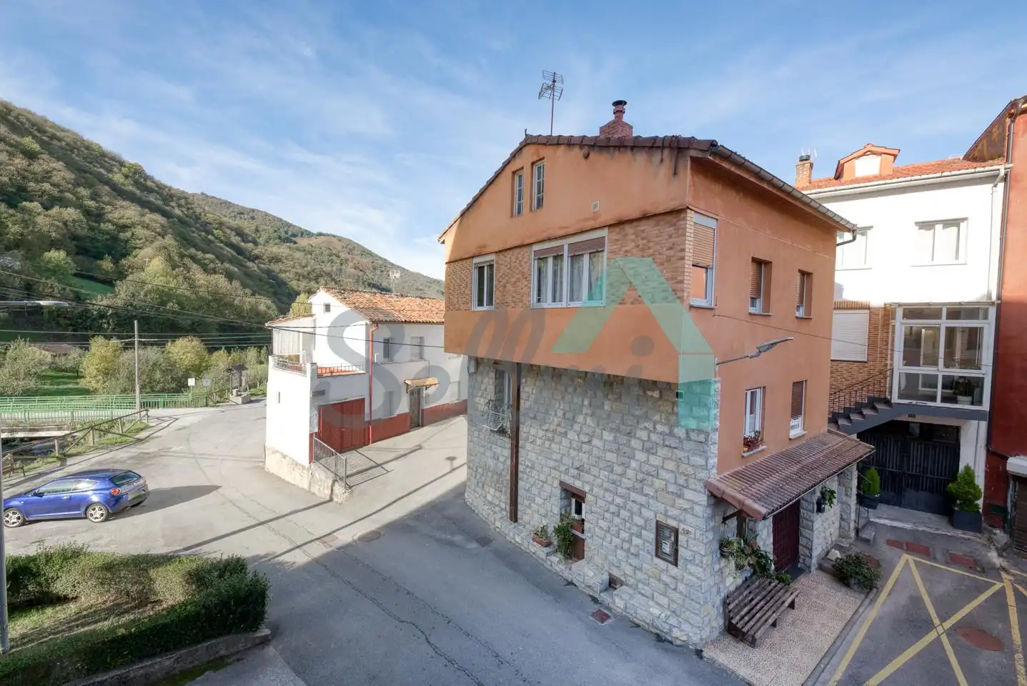 Vista exterior de Planta baja en venta en Aller con Calefacción, Terraza y Amueblado
