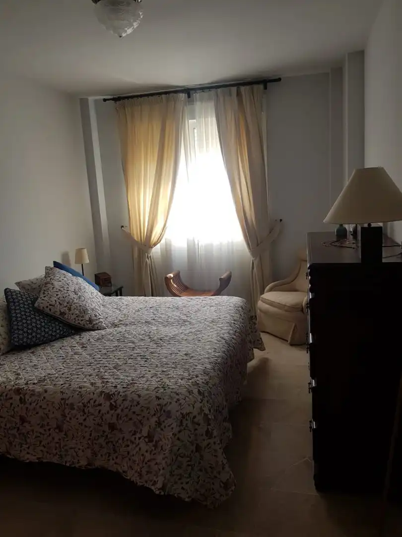 Dormitori de Pis de lloguer en Córdoba amb Aire condicionat, Calefacció i Jardí privat