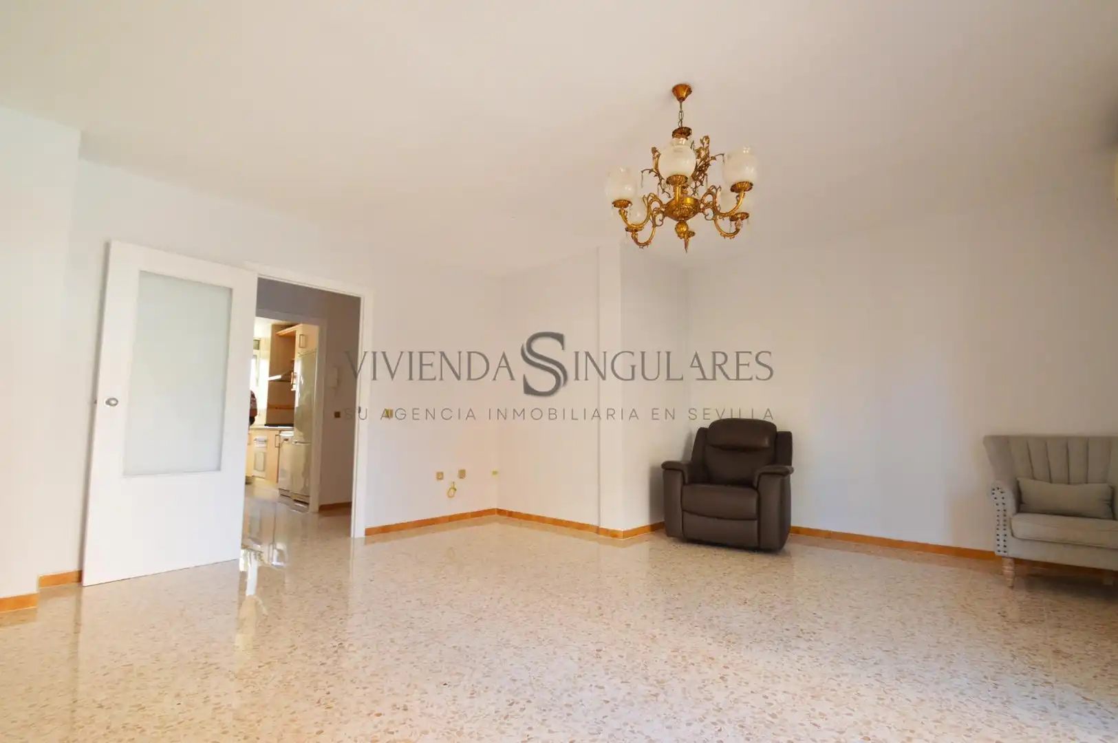 Flat for sale in Sevilla  with Air Conditioner, Private garden and Terrace