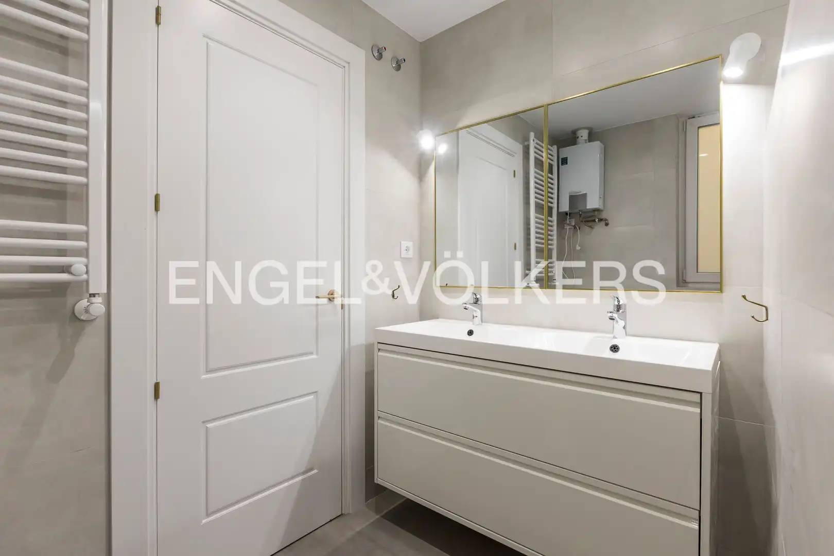 Badezimmer von Wohnung zur Miete in Madrid mit Klimaanlage, Heizung und Parkett