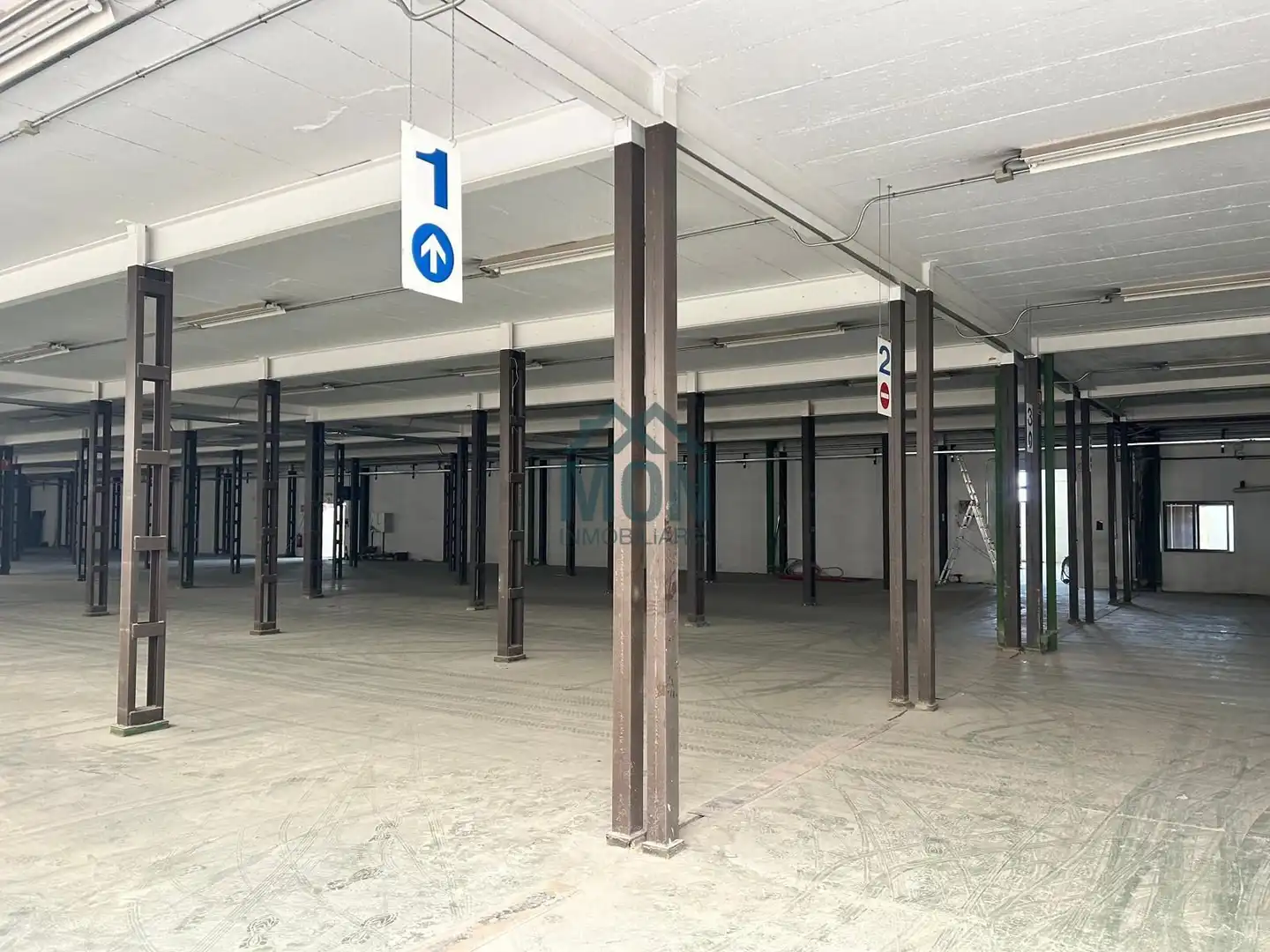 Industrial building with lift to rent in Fuente del Jarro, imagen 16