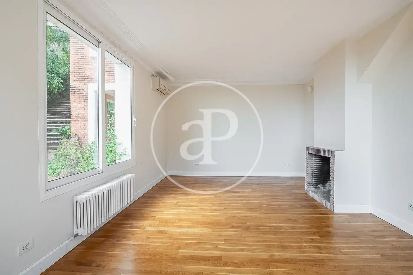 Living room of Houses for rent in Barcelona  with Air Conditioner, Heating and Private garden