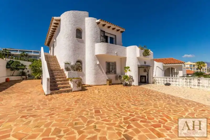 Exterior view of Houses for sale in L'Alfàs del Pi