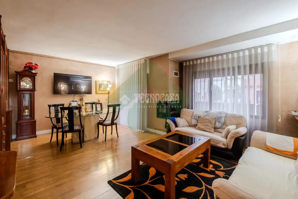 Living room of Detached homes for sale in Griñón  with Air Conditioner, Heating and Parquet flooring