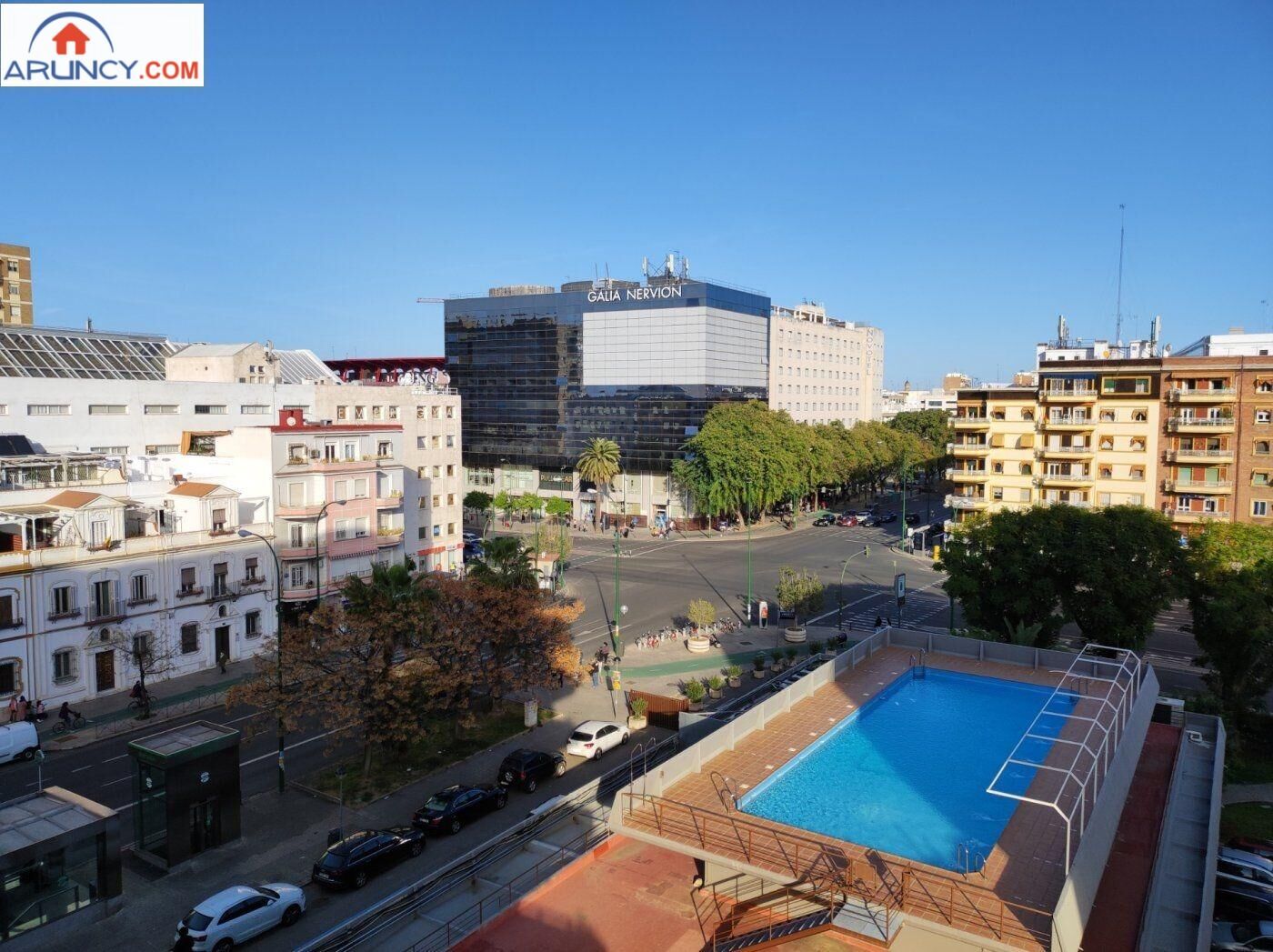 Vista exterior de Pis de lloguer en  Sevilla Capital amb Aire condicionat, Calefacció i Jardí privat