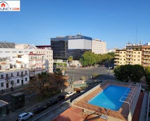 Exterior view of Flat to rent in  Sevilla Capital  with Air Conditioner, Heating and Private garden