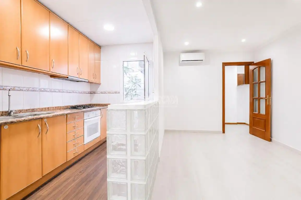 Kitchen of Flat for sale in Sant Adrià de Besòs  with Air Conditioner and Terrace