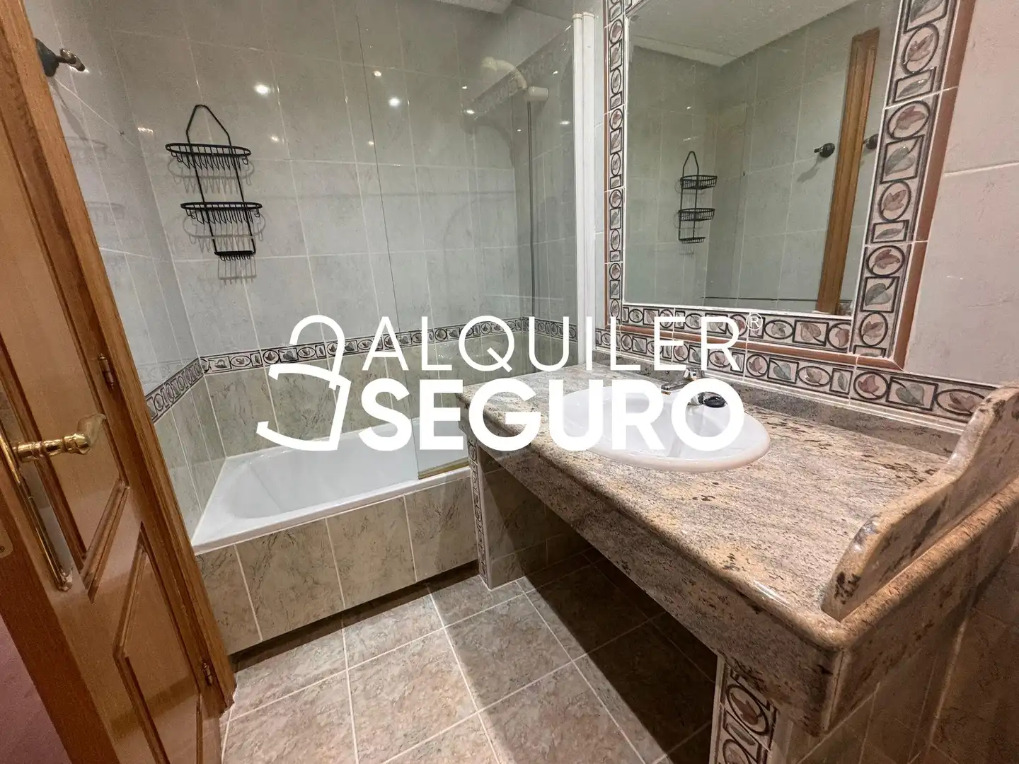 Bany de Casa o xalet de lloguer en Madrid amb Aire condicionat, Calefacció i Terrassa