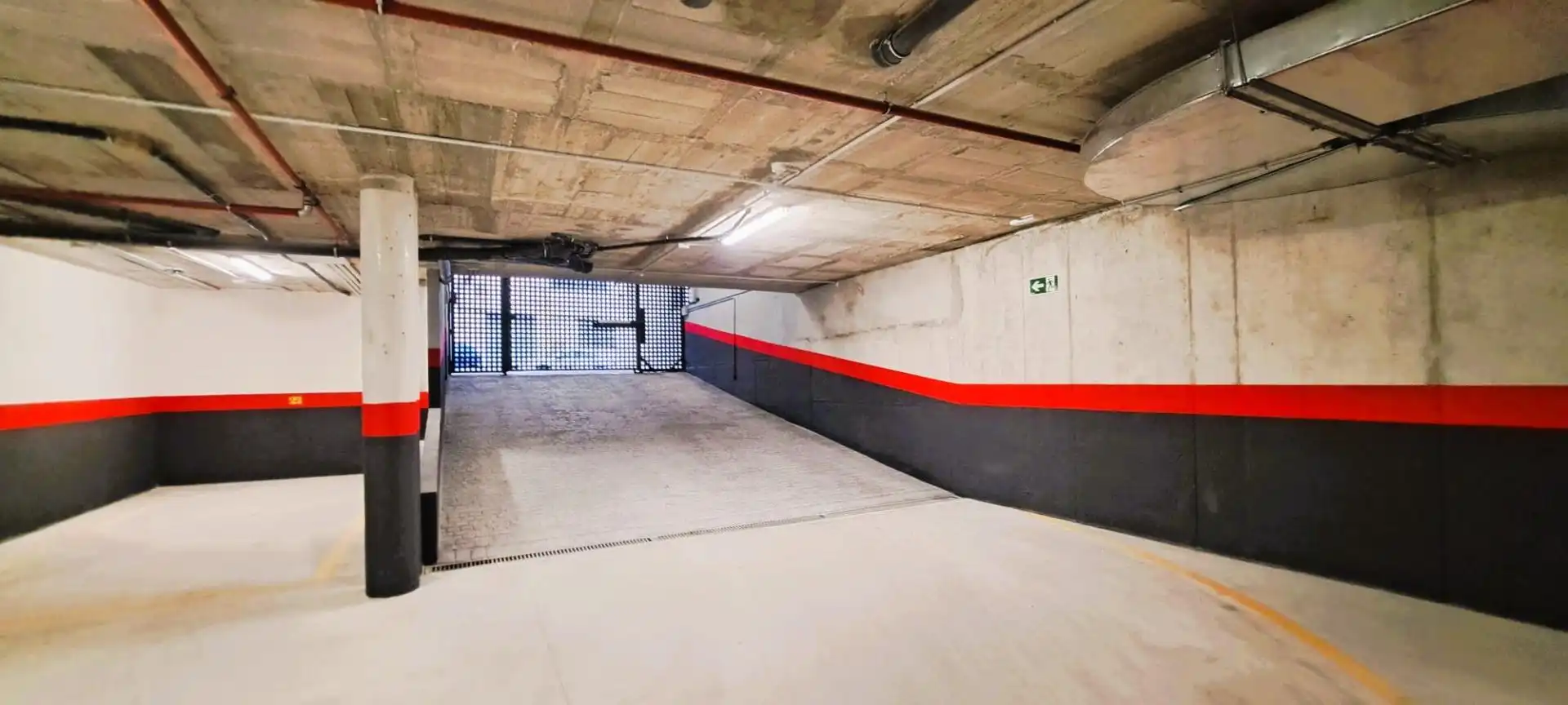 Parking of Flat for sale in Málaga  with Air Conditioner, Terrace and Storage room