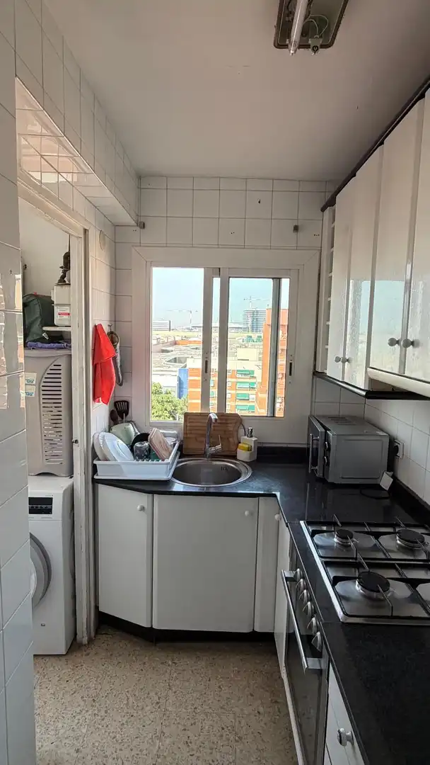 Cuina de Pis en venda en Barcelona amb Calefacció