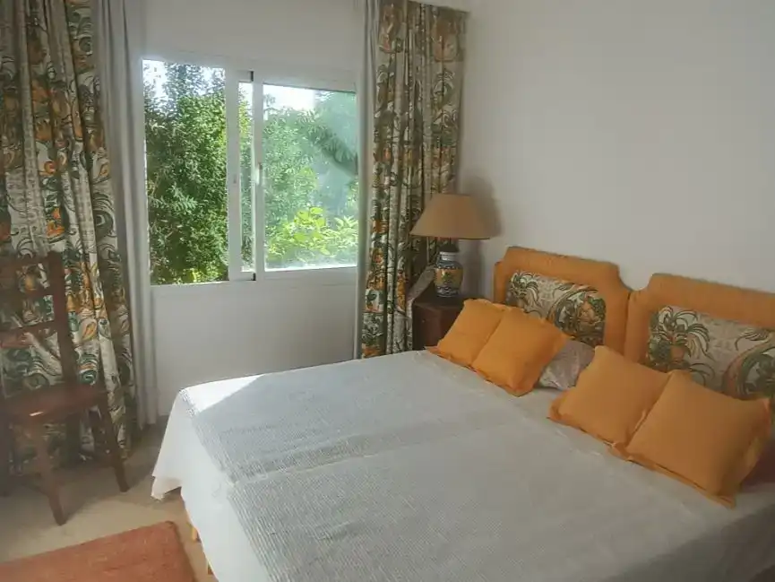 Dormitori de Pis en venda en Estepona amb Aire condicionat i Piscina