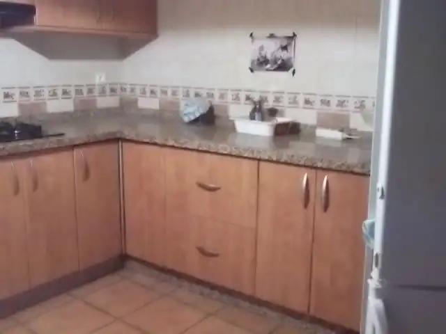 Cuina de Casa adosada en venda en Jérez del Marquesado amb Terrassa, Moblat i Rentadora