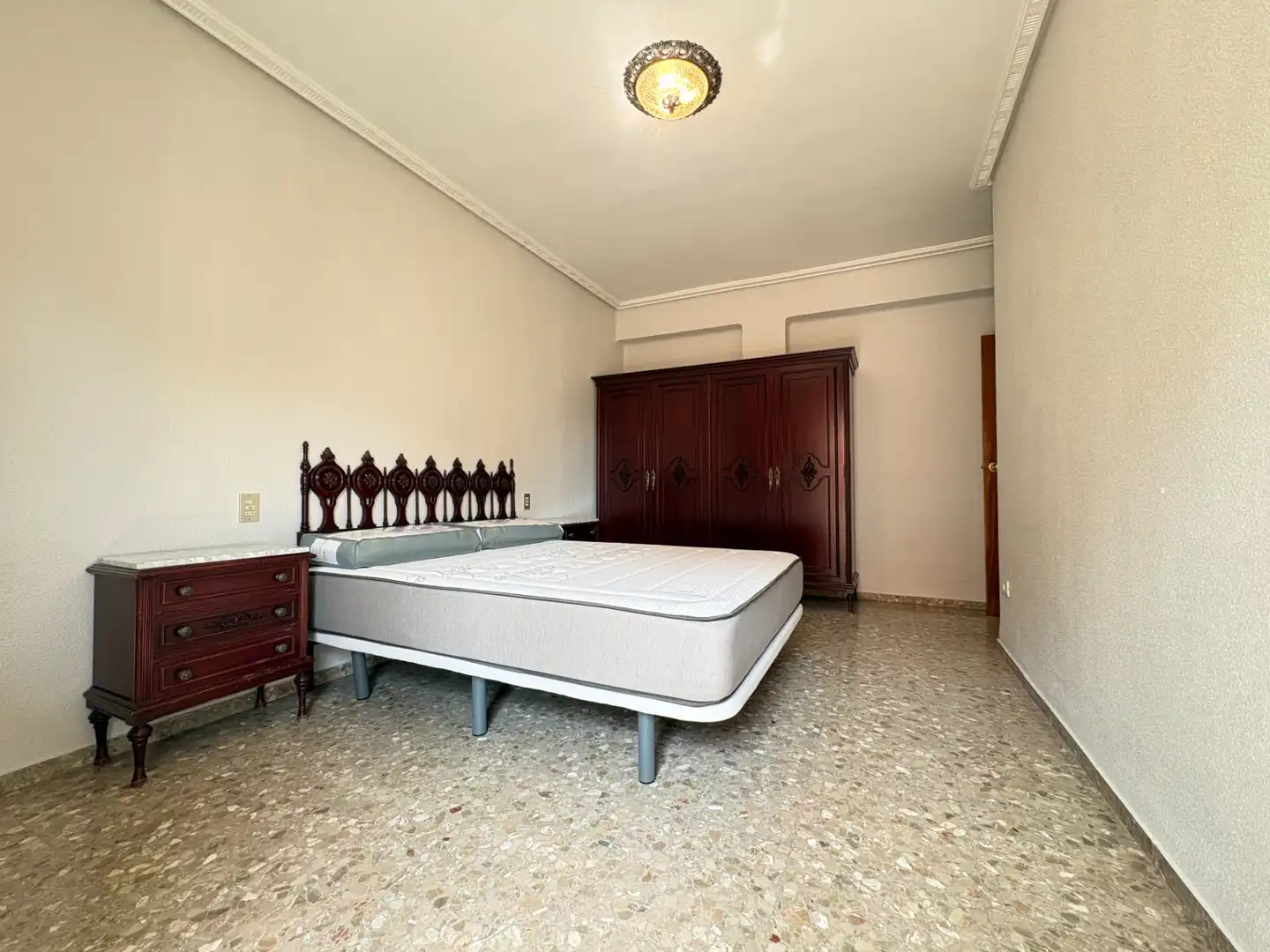 Dormitori de Pis de lloguer en Castellón de la Plana / Castelló de la Plana amb Aire condicionat, Moblat i Forn