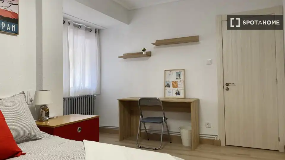 Schlafzimmer von Wohnungen zur untervermieten in Zaragoza mit Klimaanlage, Heizung und Terrasse