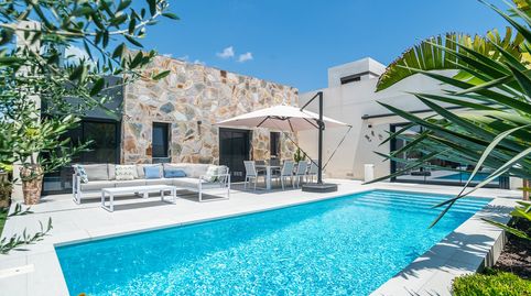 Descubra esta elegantenbspvilla independientenbspsituada en el prestigioso La Finca Golf Resort, uno de los complejos residenciale