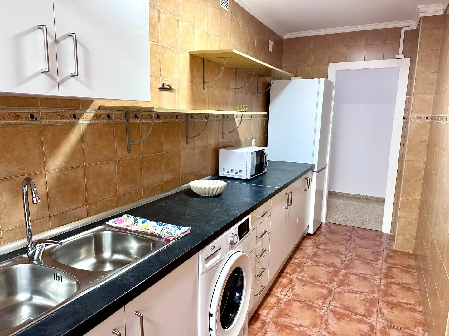 Kitchen of Flat for rent in Algeciras  with Balcony