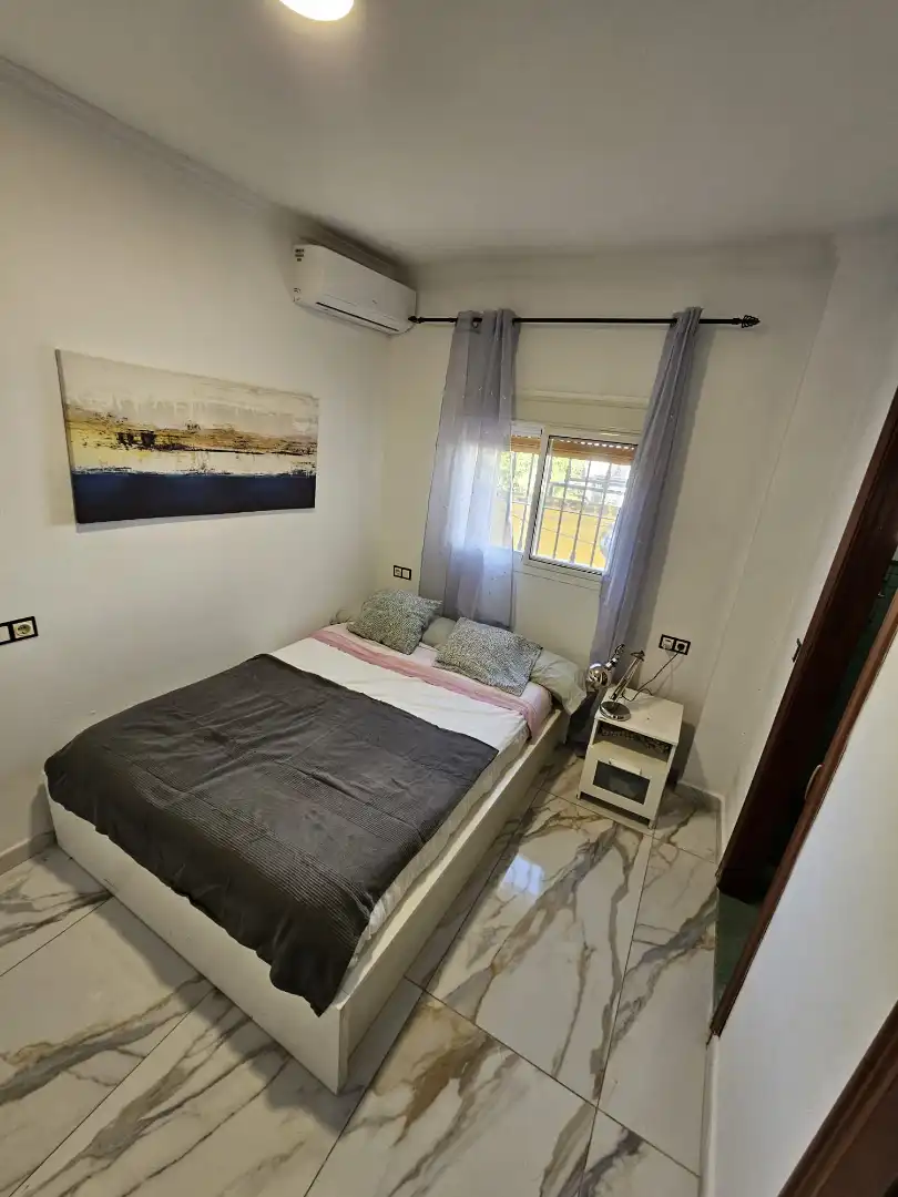 Schlafzimmer von Haus oder Chalet zum Verkauf in Alhaurín de la Torre mit Klimaanlage, Privatgarten und Terrasse
