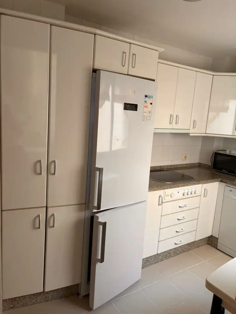 Piso con terraza en alquiler en Maria Auxiliadora - Barriada de Llera, imagen 2