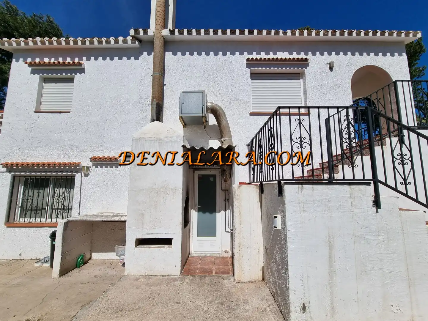 Exterior view of Houses for sale in Dénia  with Terrace, Storage room and Furnished