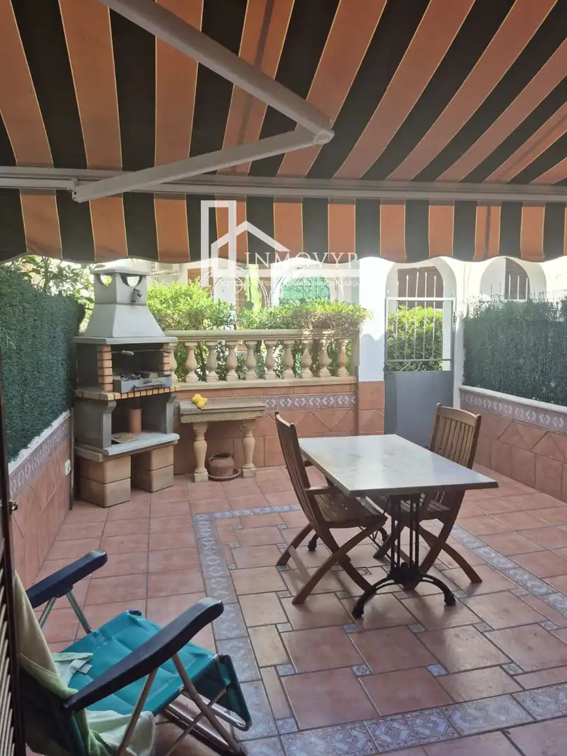 Terrasse von Einfamilien-Reihenhaus zum Verkauf in Calvià mit Klimaanlage, Terrasse und Schwimmbad