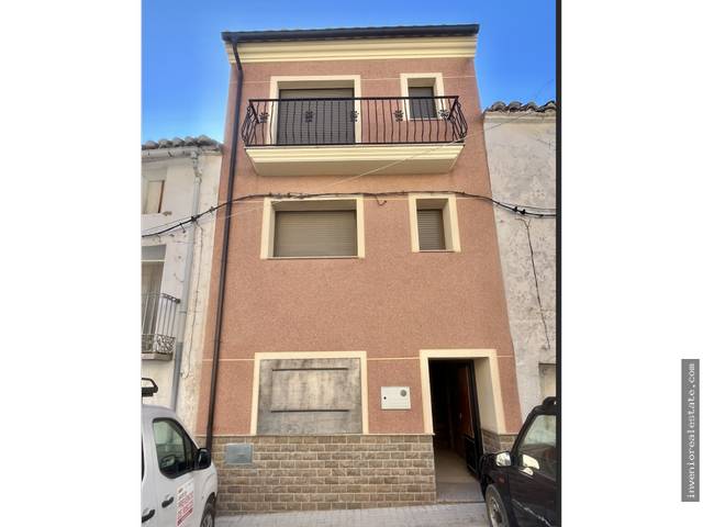 Casa-chalet en Venta en Castillo de Villamalefa