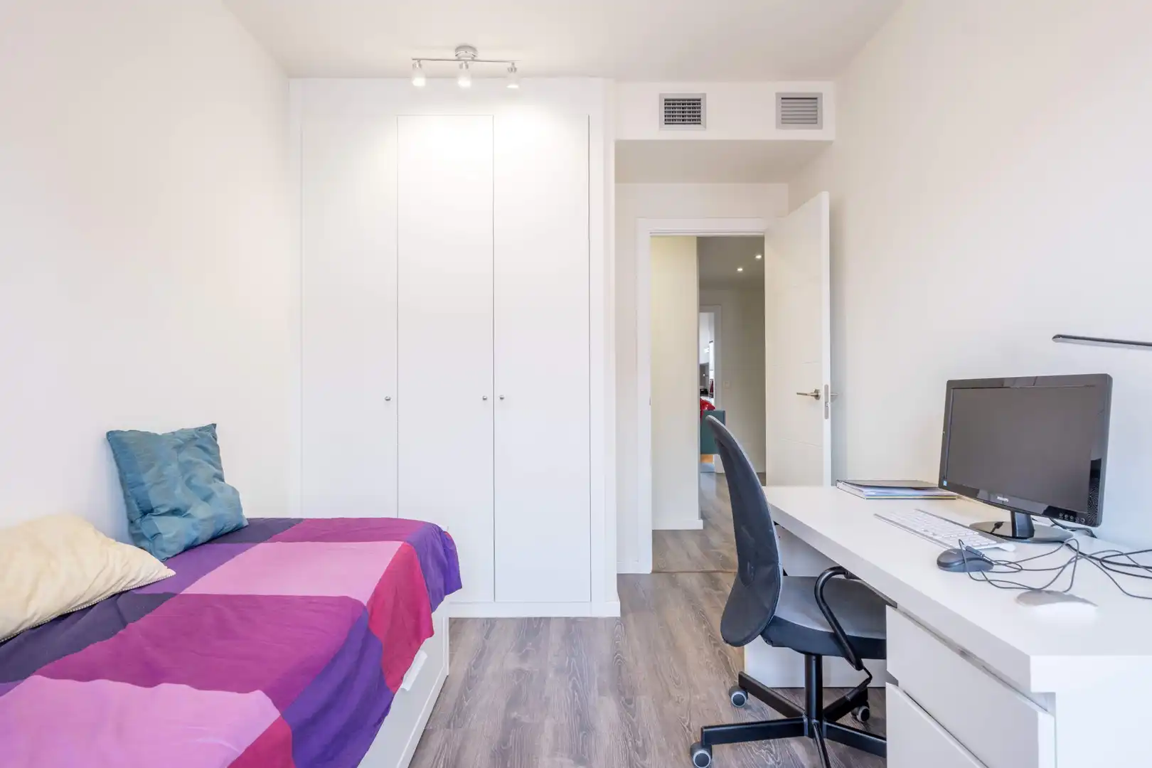 Habitación de Ático en venta en Zaragoza con Calefacción, Jardín privado y Terraza