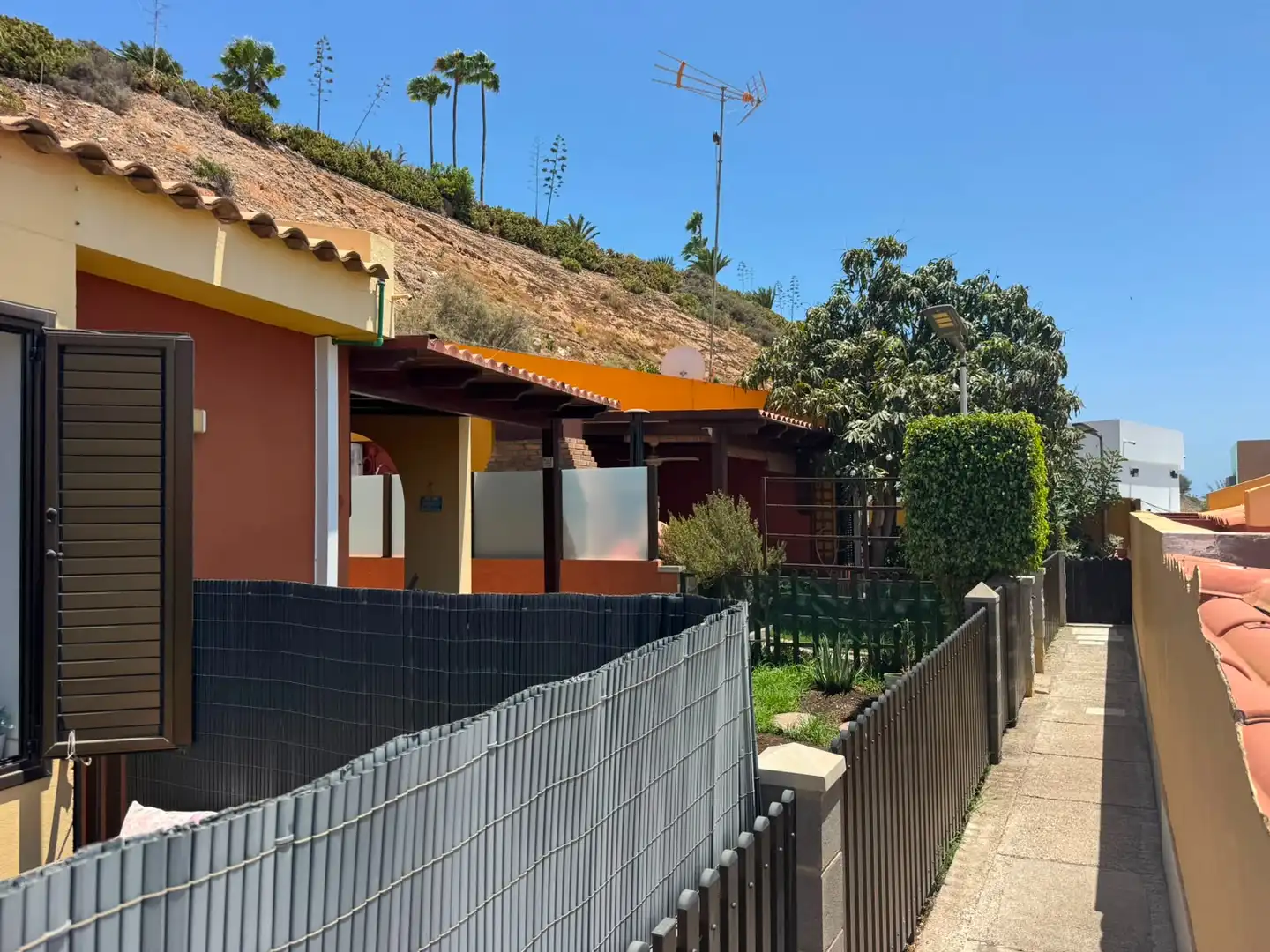Bungalow avec piscine à vendre à Avenida Touroperador Tjaereborg 25, imagen 2