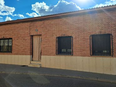 Casa amb balcó en venda a Calle Valentín Arévalo Ayllón