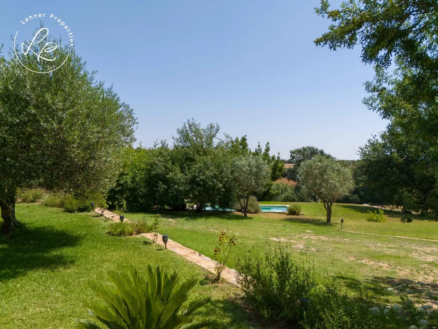 Jardí de Finca rústica en venda en Navata amb Aire condicionat, Calefacció i Jardí privat
