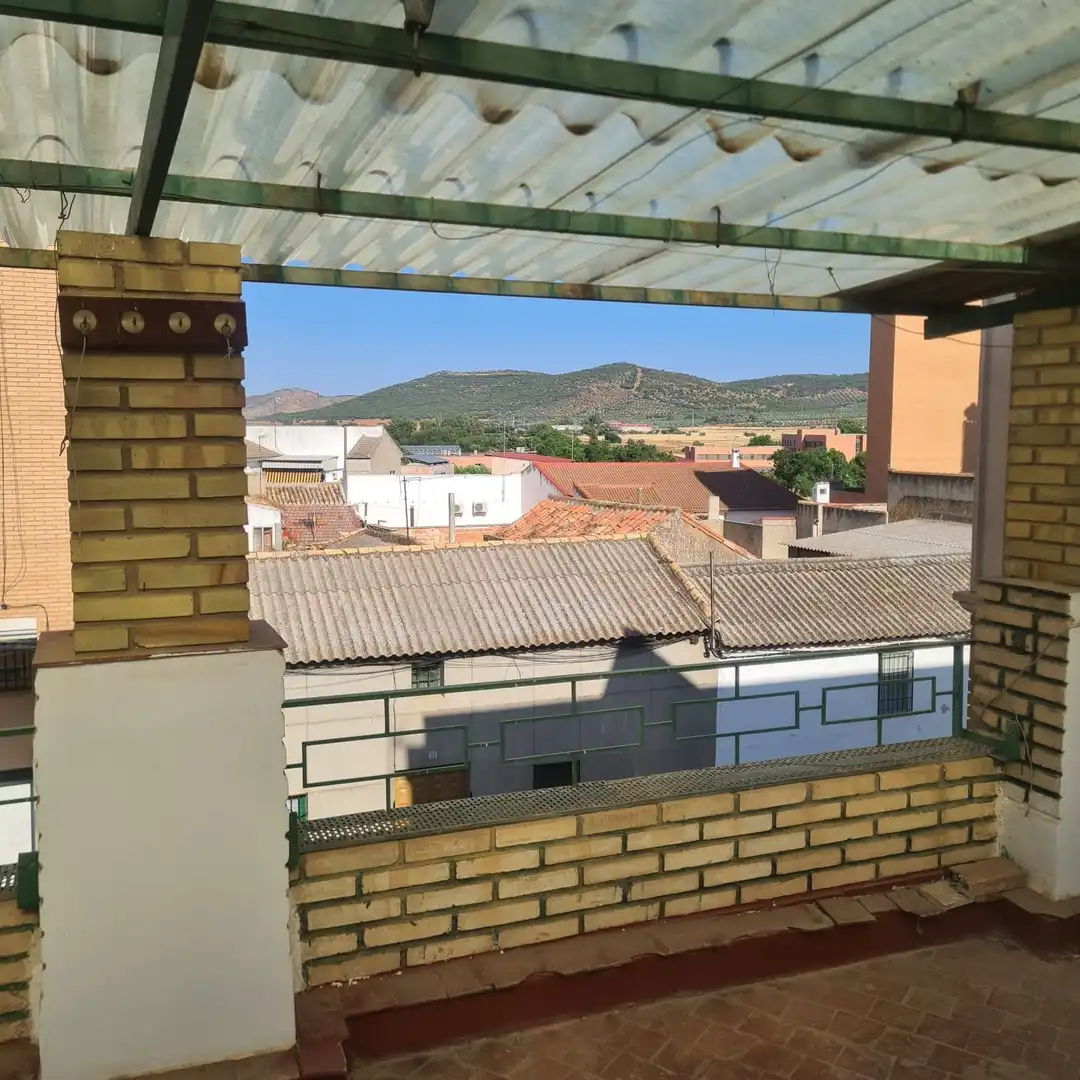Vista exterior de Casa o xalet en venda en Argamasilla de Calatrava amb Aire condicionat, Calefacció i Terrassa