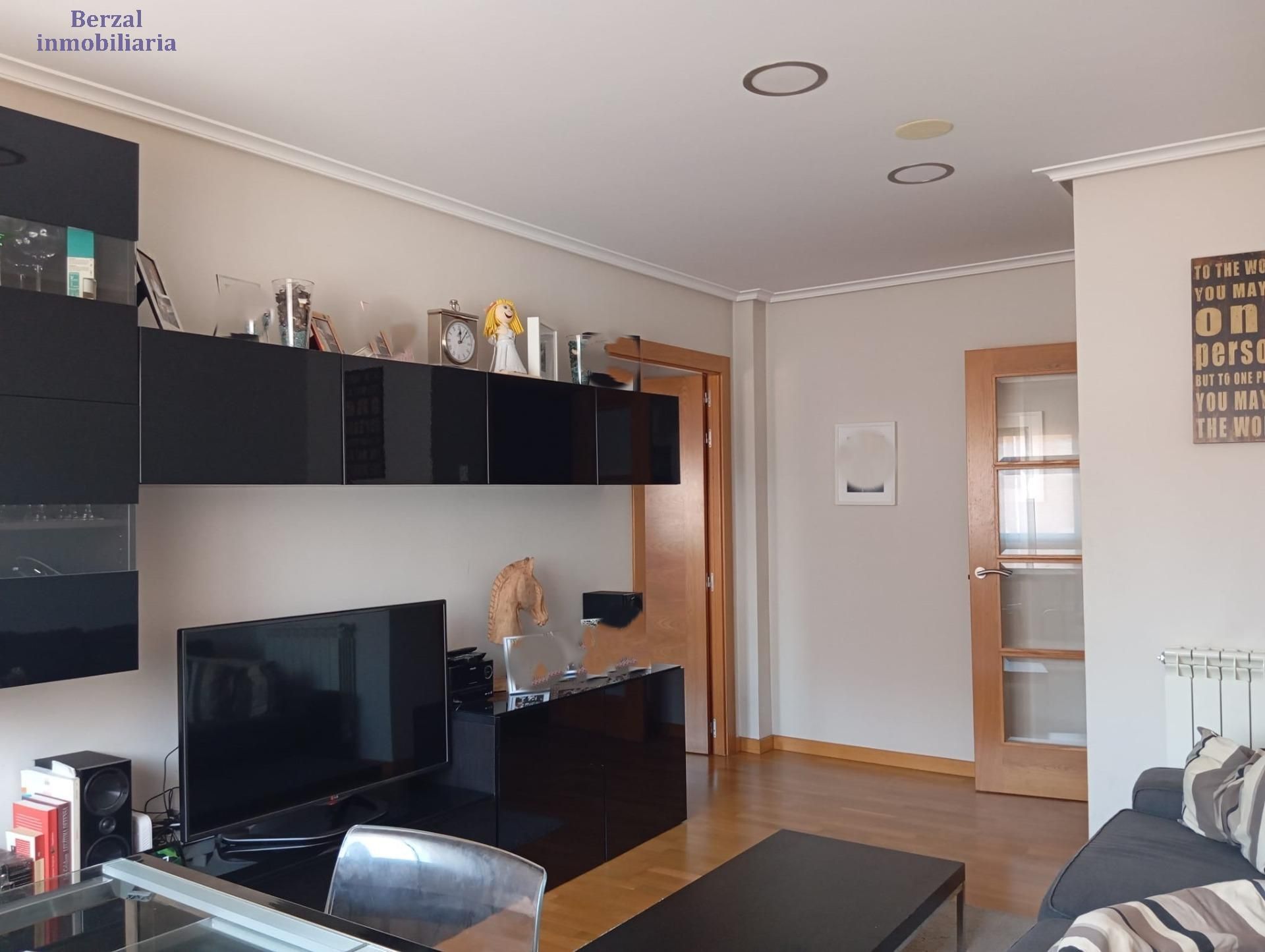 Living room of Flat for sale in  Logroño  with Heating and Storage room