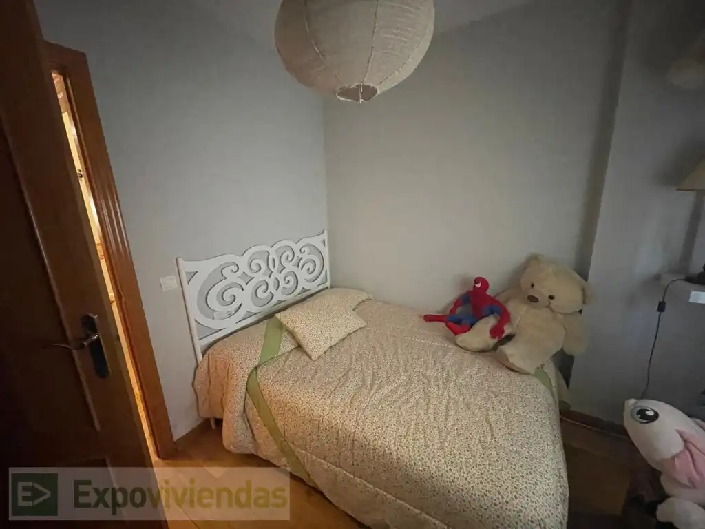 Habitación de Casa adosada en venta en Murcia